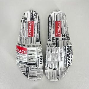 ⚫️ VERSACE 🔴
Men's Tabloid Print Slide Sandals